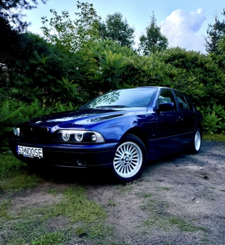 MobiClassic - BMW 5 (E39) sedan