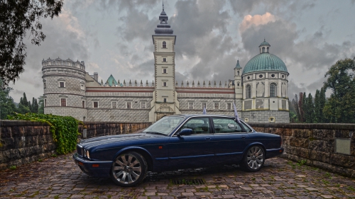 MobiClassic - Jaguar XJ (8) sedan