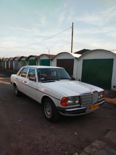 Mercedes W 123