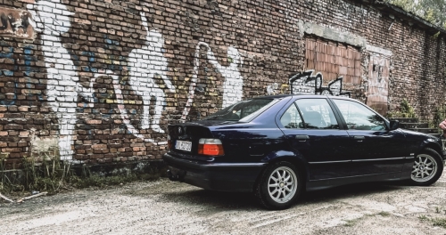 MobiClassic - BMW 3 (E36) sedan