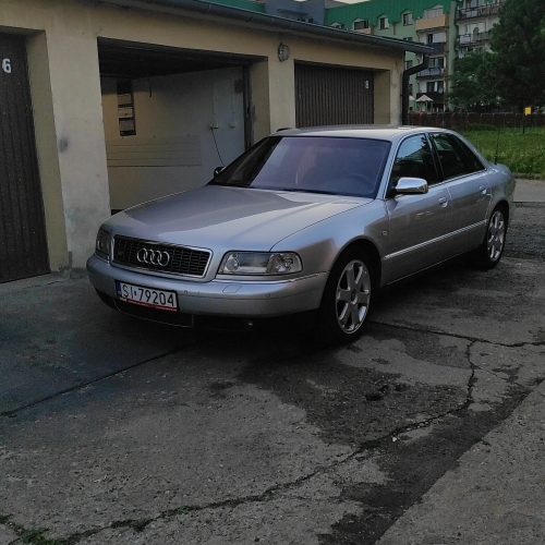 Audi S8 D2
