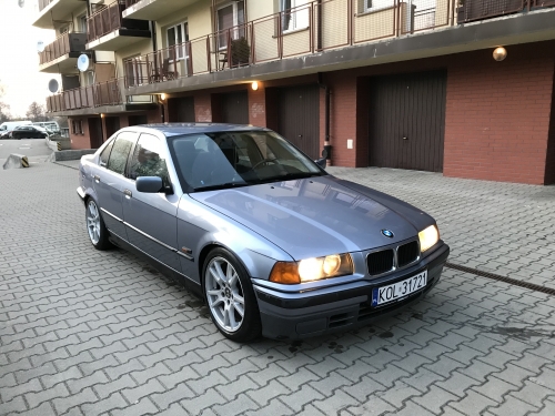 BMW 3 (E36) sedan