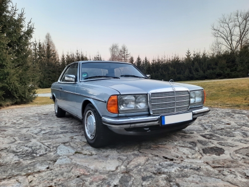 Mercedes W123